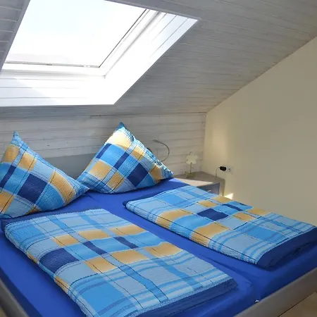 Diana Apartment Rust